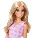 Barbie: Fashionista Prijateljice stilska modna lutka u gipsu u ružičastoj kariranoj haljini – Mattel