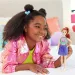 Barbie Fashionista moderna lutka s crvenom kosom u ljubičastoj suknji – Mattel